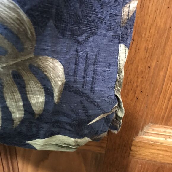 Vtg. Batik Bay 100% Silk Hawaiian Shirt Men's M  Blue Tan SS Top Loop Button Up - Picture 6 of 11